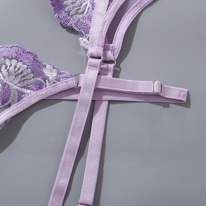 Conjunto de lencería bordada Lavender Mirage