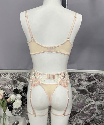 Éclat de Rosée Lingerie Set