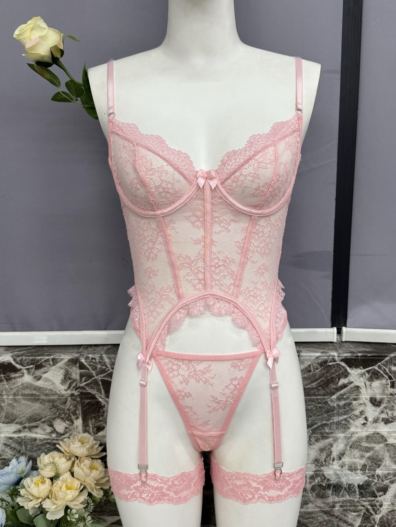 Ballett – Bustier-Set aus Spitze in Blush-Pink 