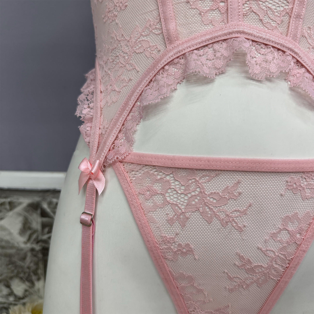 Ballett – Bustier-Set aus Spitze in Blush-Pink 