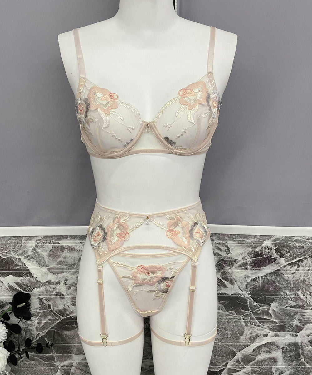 Éclat de Rosée Lingerie Set